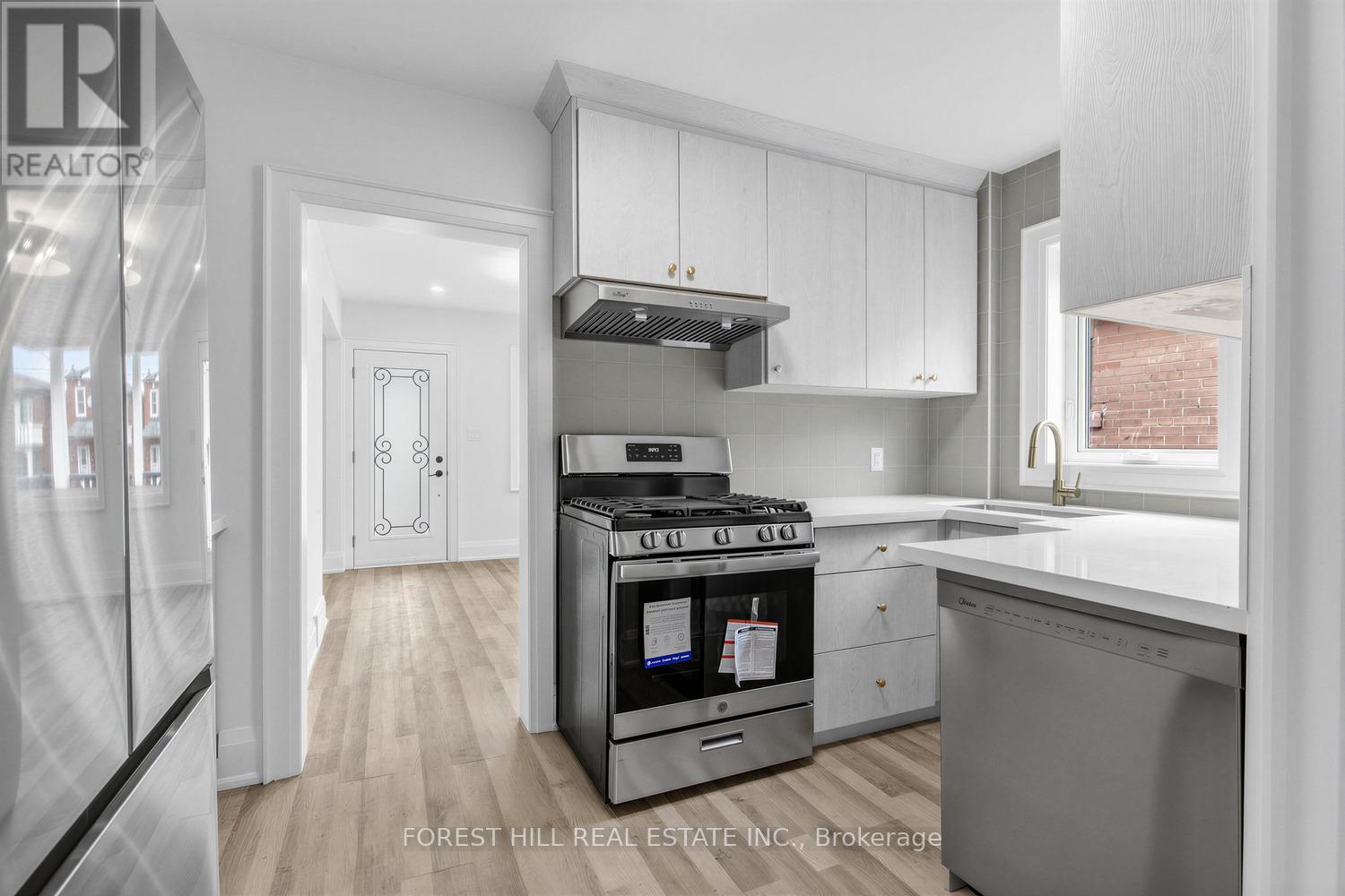 Main - 43 Belvidere Avenue, Toronto, Ontario  M6C 1P7 - Photo 14 - C13062914