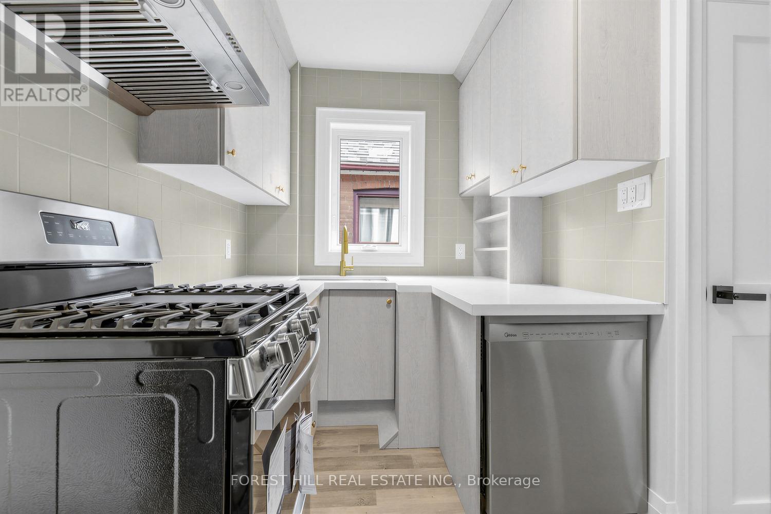 Main - 43 Belvidere Avenue, Toronto, Ontario  M6C 1P7 - Photo 15 - C13062914