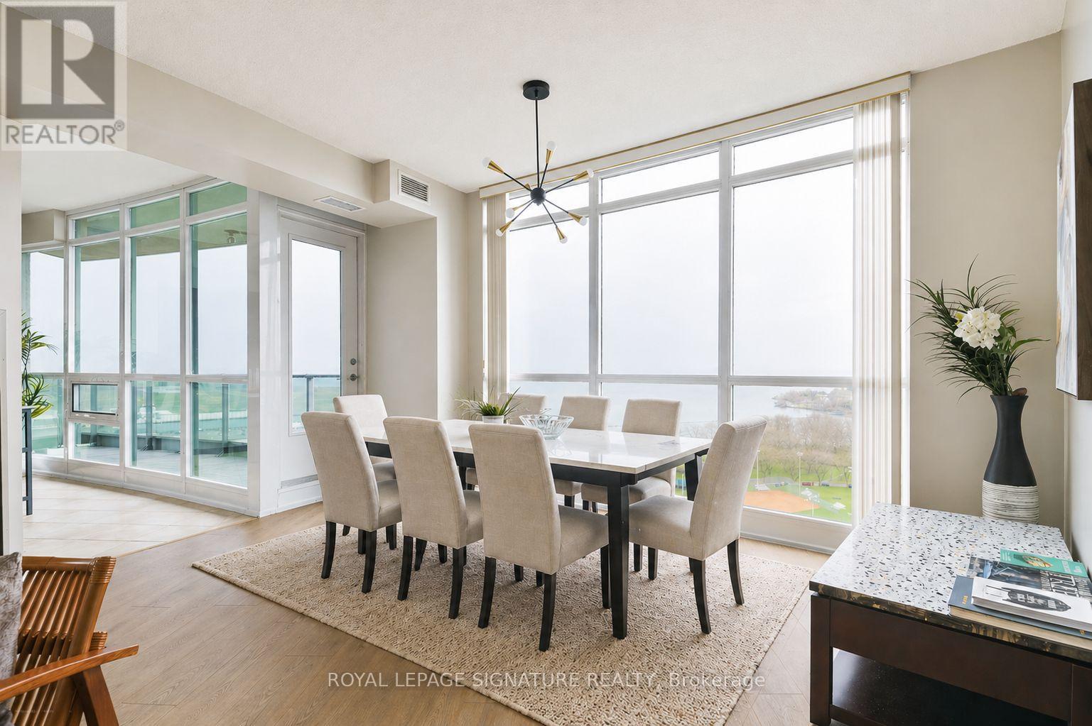 2104 - 215 Fort York Boulevard, Toronto, Ontario  M5V 4A2 - Photo 5 - C13065152