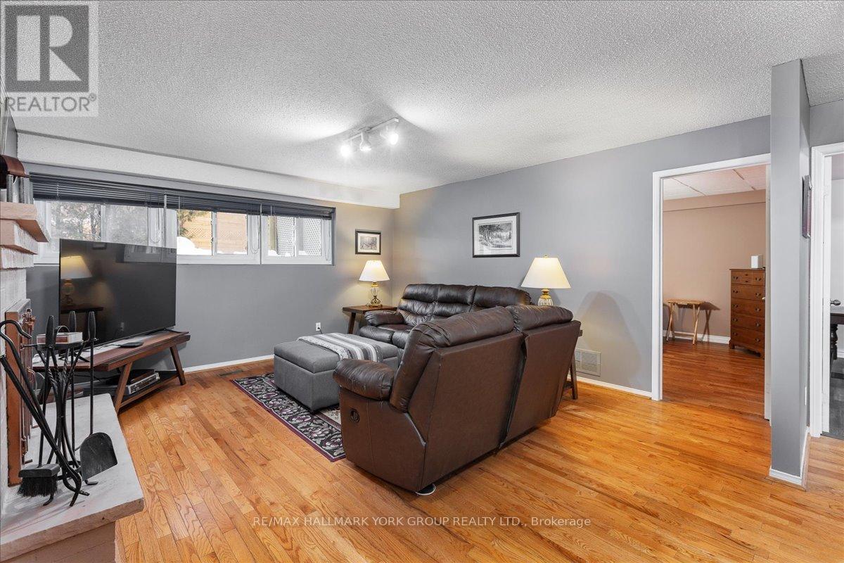 99 Peevers Crescent, Newmarket, Ontario  L3Y 7T2 - Photo 23 - N12840886