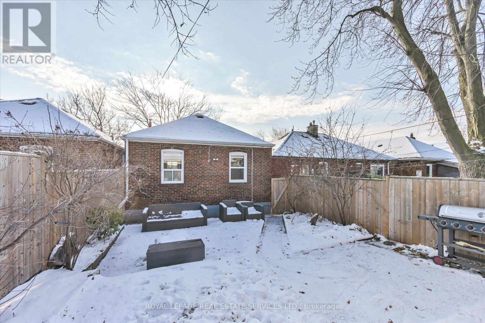 8 Pritchard Avenue, Toronto, Ontario  M6N 1T1 - Photo 33 - W12862834
