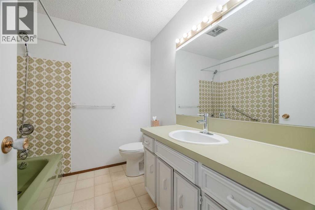 128 Silver Ridge Rise Nw, Calgary, Alberta  T3B 4P7 - Photo 11 - A2305052