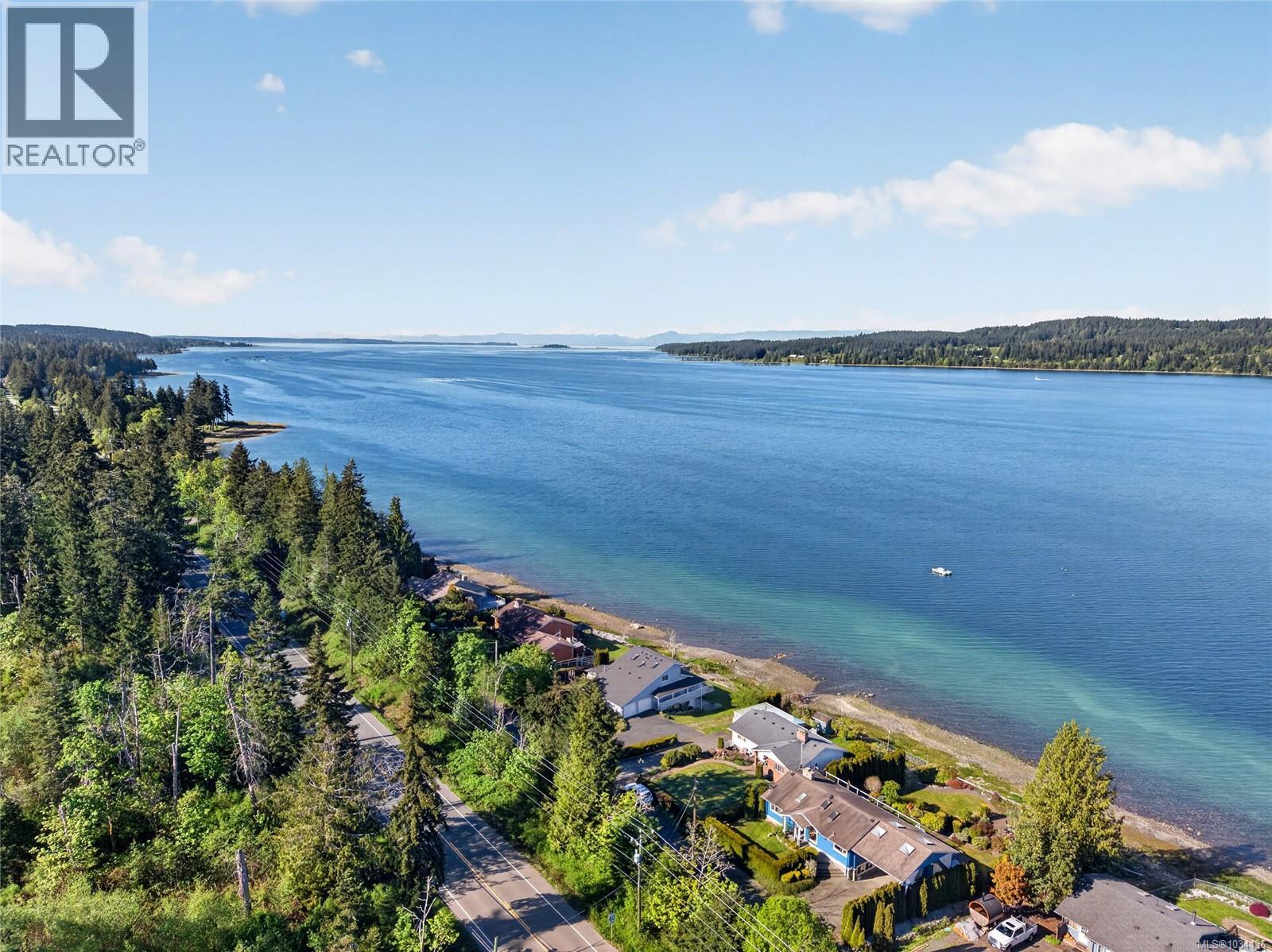 6768 Buckley Bay Frontage Rd W, Fanny Bay, British Columbia