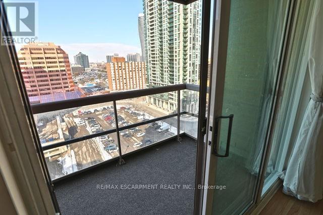 1712 - 156 Enfield Place, Mississauga, Ontario  L5B 3J2 - Photo 5 - W13064984