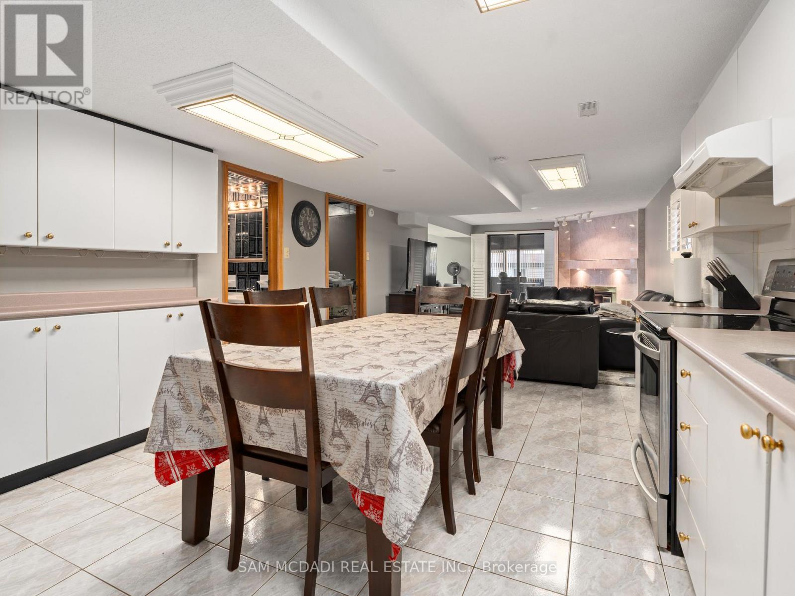 5472 Bourget Drive, Mississauga, Ontario  L5R 3C9 - Photo 25 - W13065166