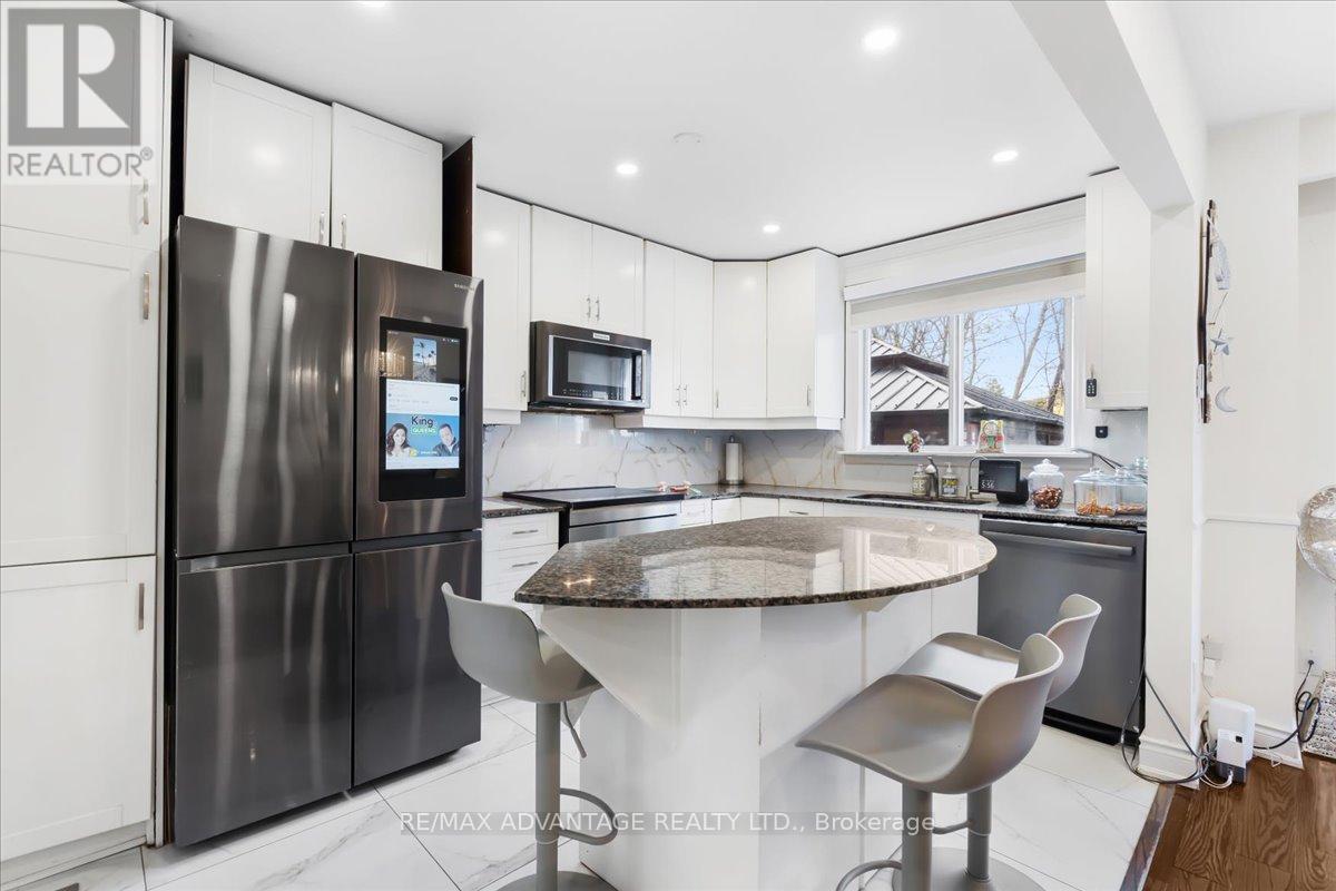 3218 Mainsail Crescent, Mississauga, Ontario  L5L 1H2 - Photo 7 - W13056858