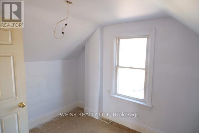329 Talbot Street, Hamilton, Ontario  L8H 6T2 - Photo 12 - X13064998