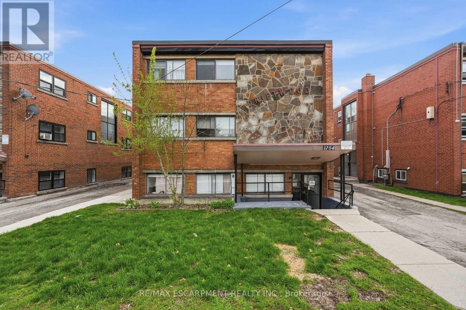 1254 FENNELL AVENUE E, Hamilton, Ontario