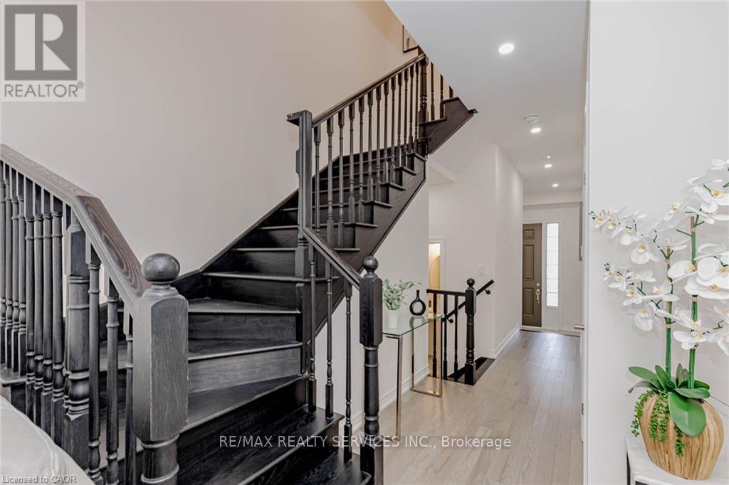 172 Beckview Drive, Kitchener, Ontario  N2R 0S6 - Photo 7 - X13065164