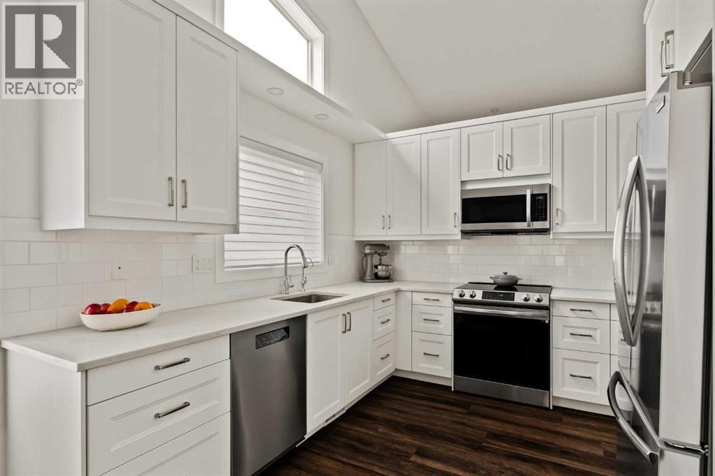 16 Douglasview Park Se, Calgary, Alberta  T2Z 2R9 - Photo 4 - A2304831