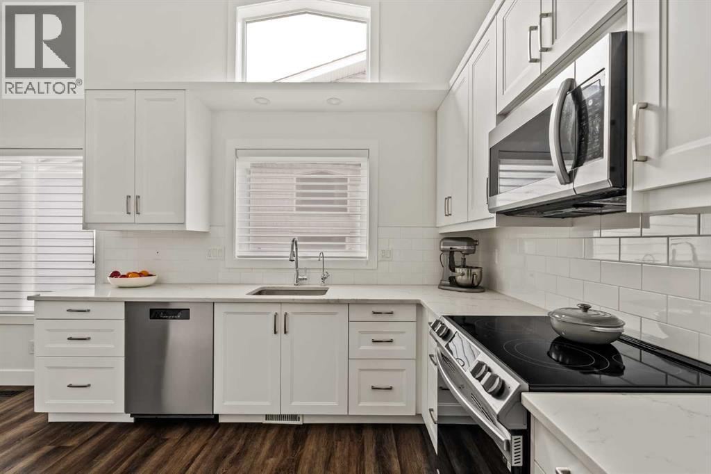 16 Douglasview Park Se, Calgary, Alberta  T2Z 2R9 - Photo 7 - A2304831
