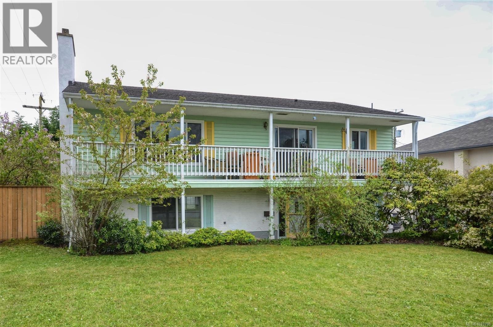 1809 Laval Ave, Saanich, British Columbia  V8N 1M9 - Photo 1 - 1033798
