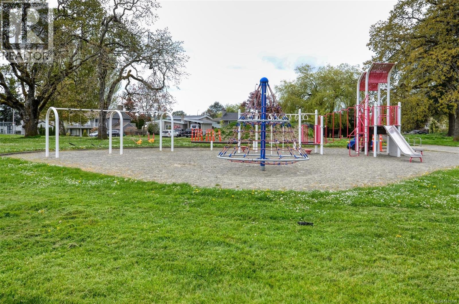 1809 Laval Ave, Saanich, British Columbia  V8N 1M9 - Photo 32 - 1033798