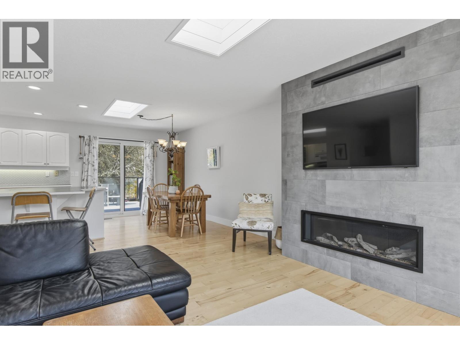 41557 Rod Road, Brackendale, British Columbia  V0N 1H0 - Photo 3 - R3117947