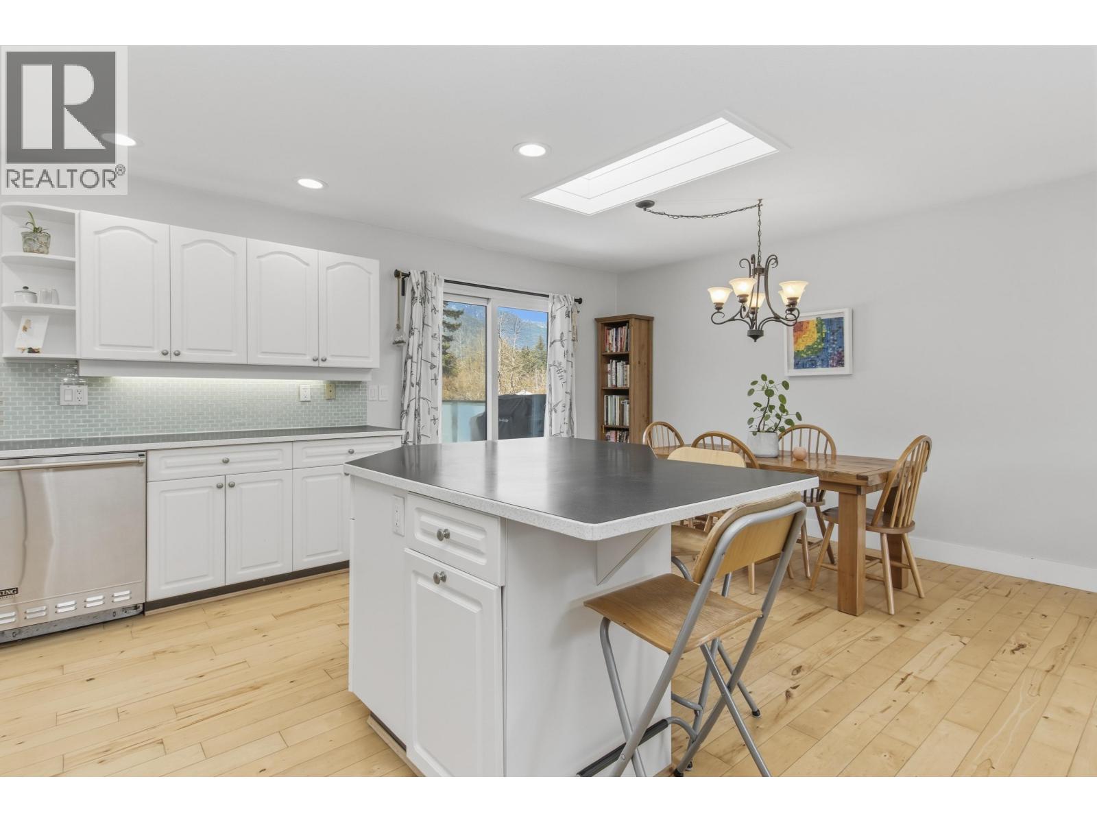 41557 Rod Road, Brackendale, British Columbia  V0N 1H0 - Photo 8 - R3117947