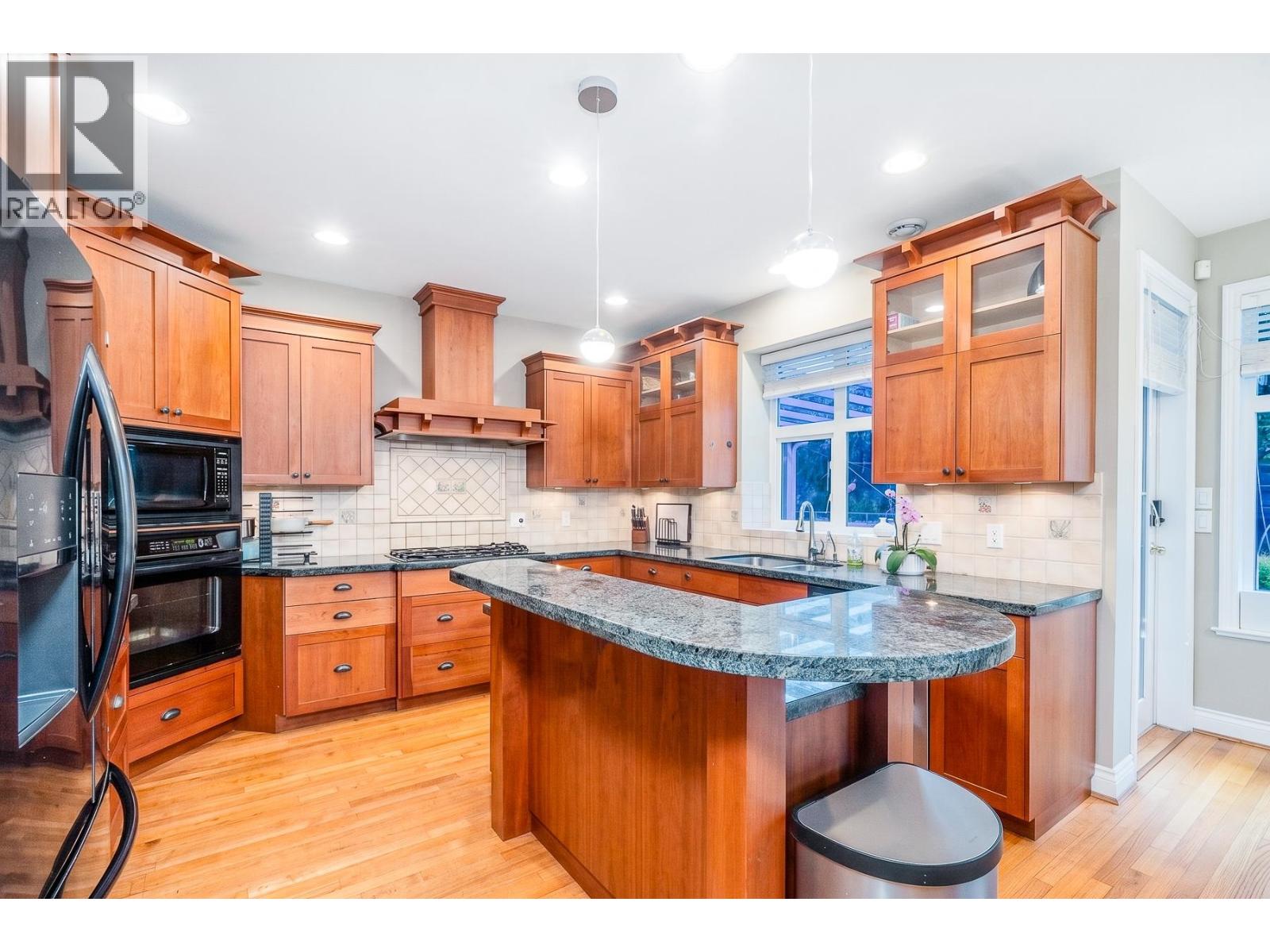 550 Keith Road, West Vancouver, British Columbia  V7T 1L7 - Photo 11 - R3117955