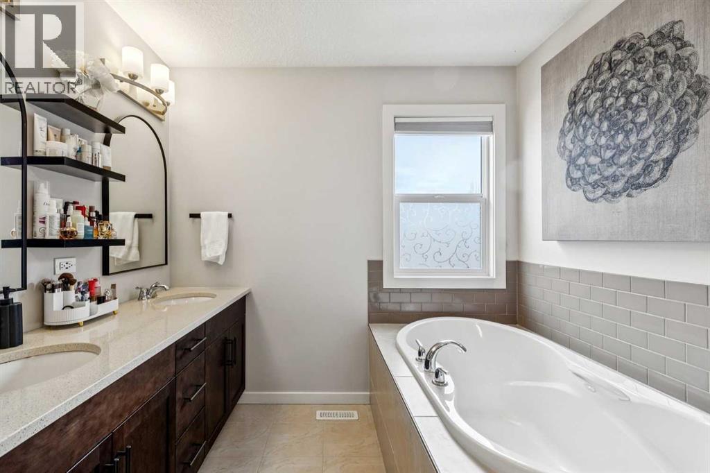44 Legacy Landing Se, Calgary, Alberta  T2X 2E5 - Photo 25 - A2297636