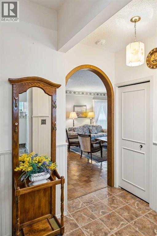 24 Westwood Crescent Sw, Calgary, Alberta  T3C 2W6 - Photo 15 - A2302603