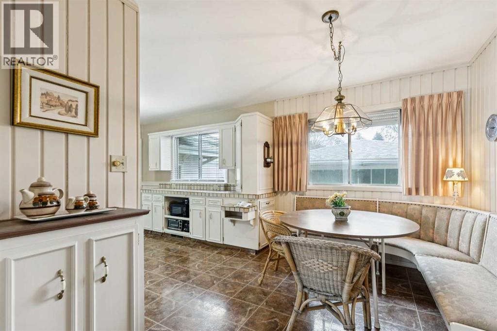 24 Westwood Crescent Sw, Calgary, Alberta  T3C 2W6 - Photo 8 - A2302603