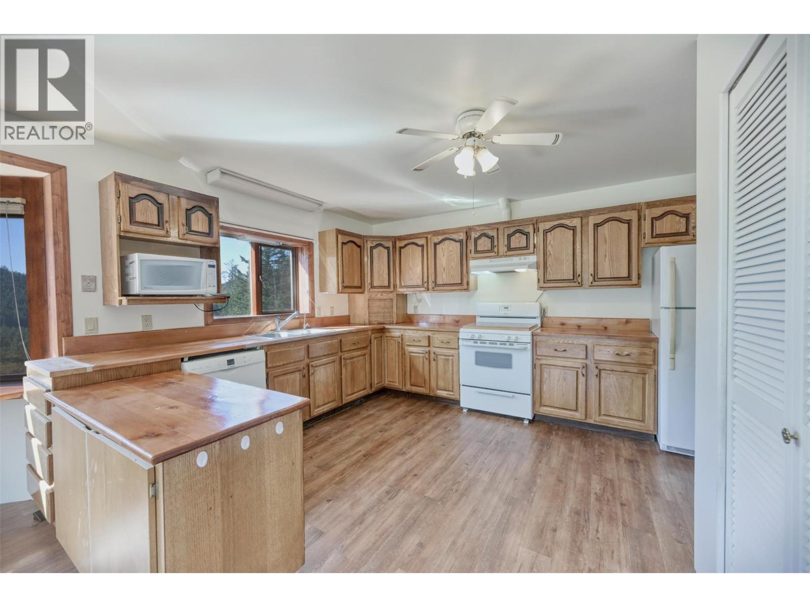 6050 Athelston-Hartford Road, Grand Forks, British Columbia  V0H 1H5 - Photo 5 - 10384333