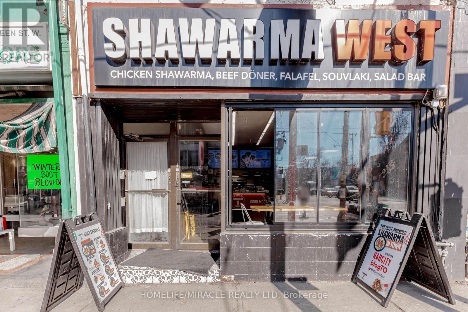 746 QUEEN STREET, Toronto, Ontario