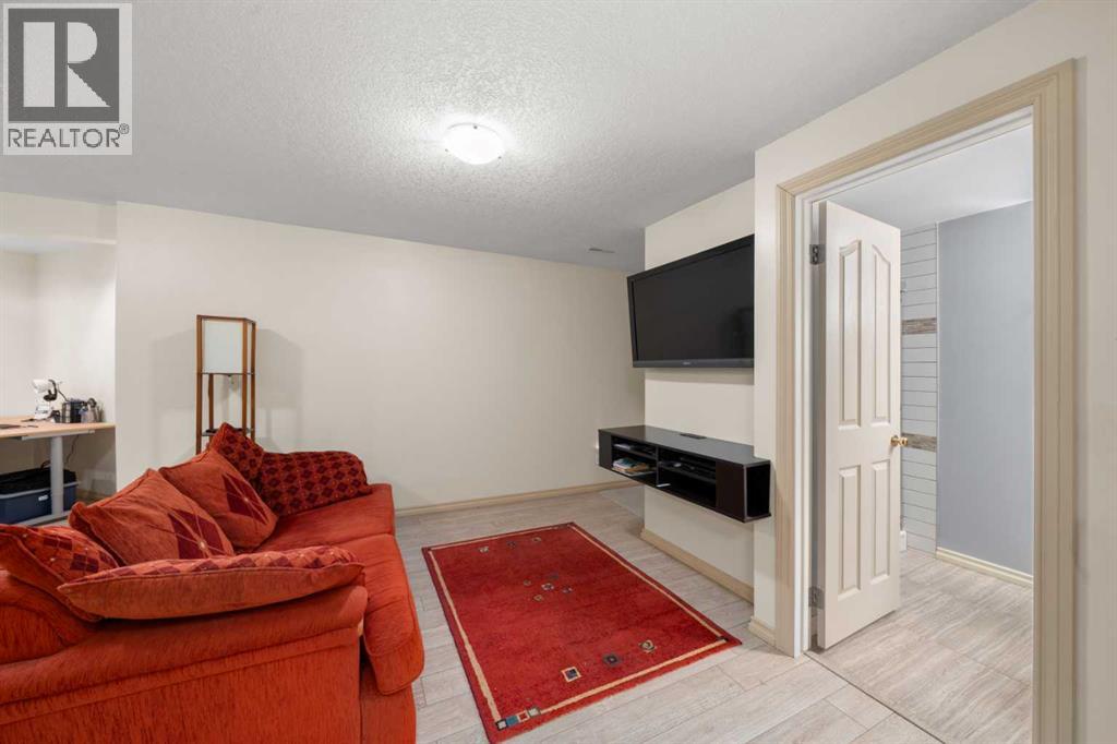66 Crystalridge Crescent, Okotoks, Alberta  T1S 1V2 - Photo 25 - A2305869
