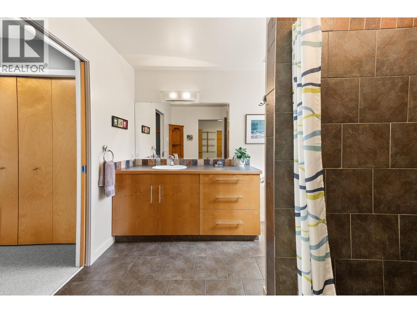 3990 June Springs Road, Kelowna, British Columbia  V1W 4E4 - Photo 43 - 10385494