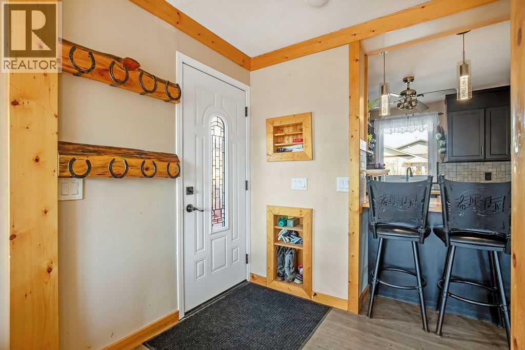 194 Abergale Close Ne, Calgary, Alberta  T2A 6J1 - Photo 3 - A2306624