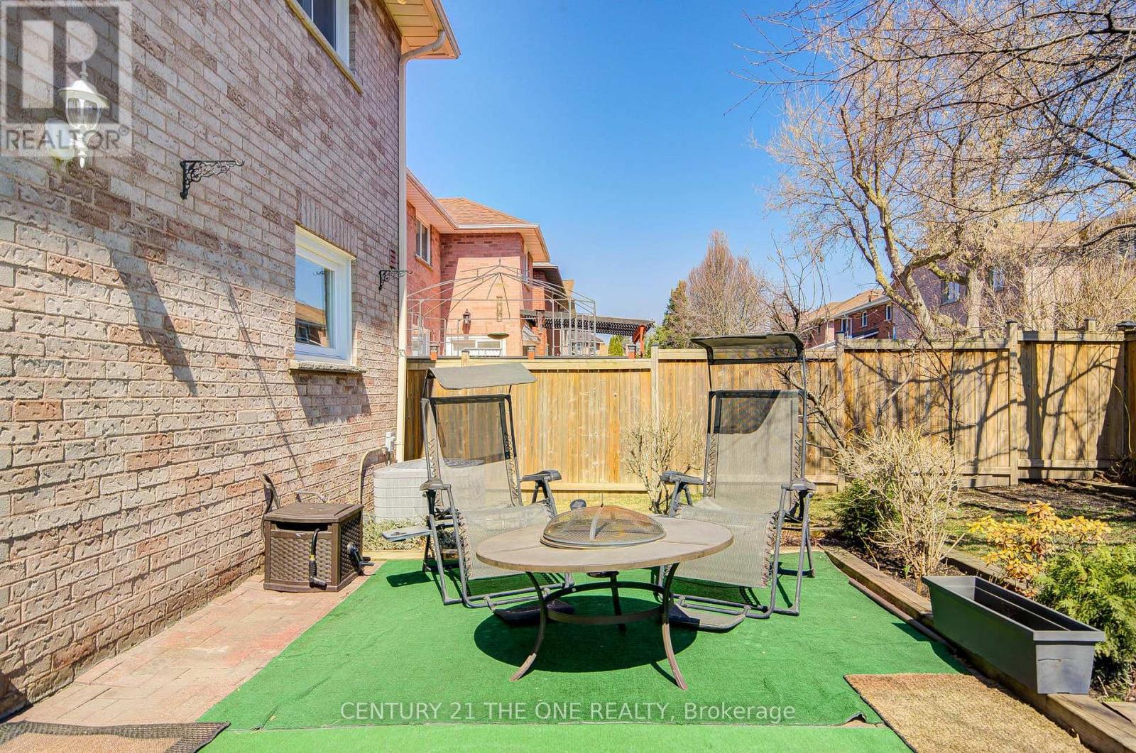 21 Larratt Lane, Richmond Hill, Ontario  L4C 9J1 - Photo 26 - N12976576