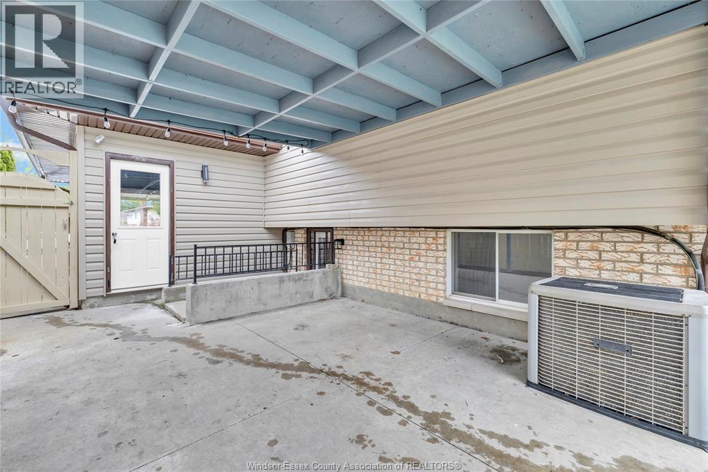 10540 Halstead, Windsor, Ontario  N8R 2C4 - Photo 21 - 26009628