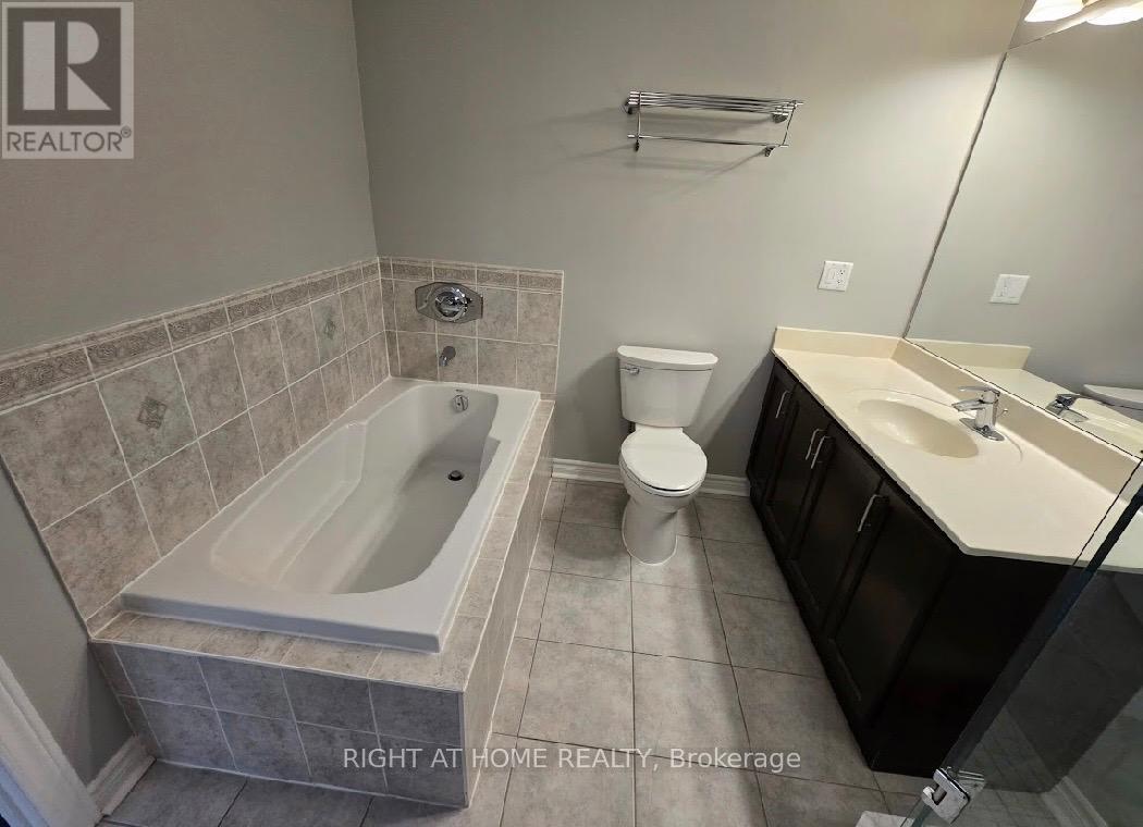 410 - 483 Faith Drive, Mississauga, Ontario  L5R 0A1 - Photo 13 - W12767394