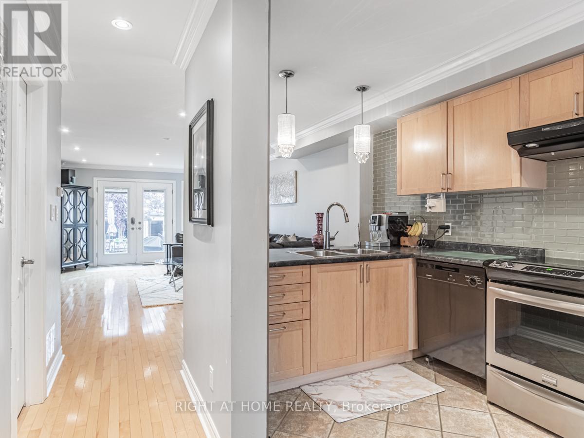 45 Rutland Street, Toronto, Ontario  M6N 5G1 - Photo 7 - W12898286