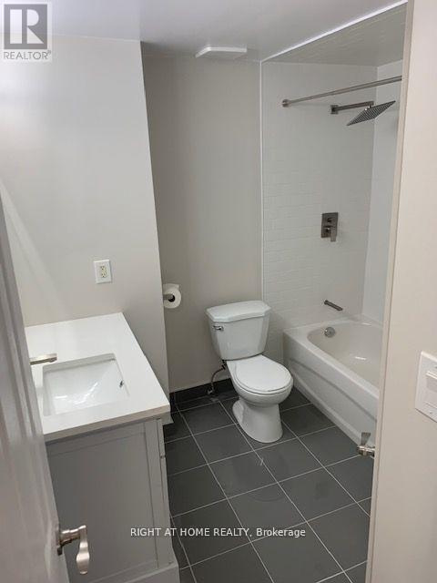 362 Dunsmore Lane, Barrie, Ontario  L4M 7B2 - Photo 5 - S13044460