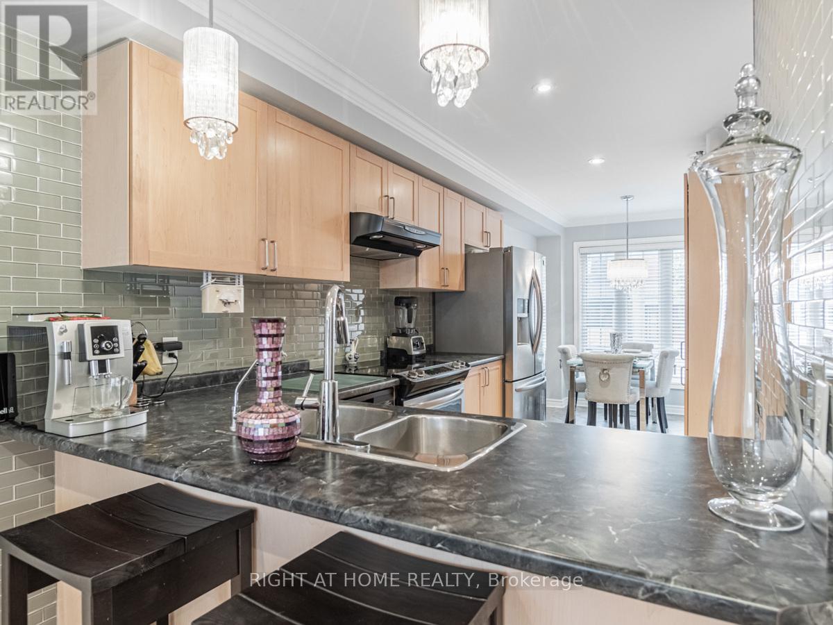 45 Rutland Street, Toronto, Ontario  M6N 5G1 - Photo 8 - W12898286