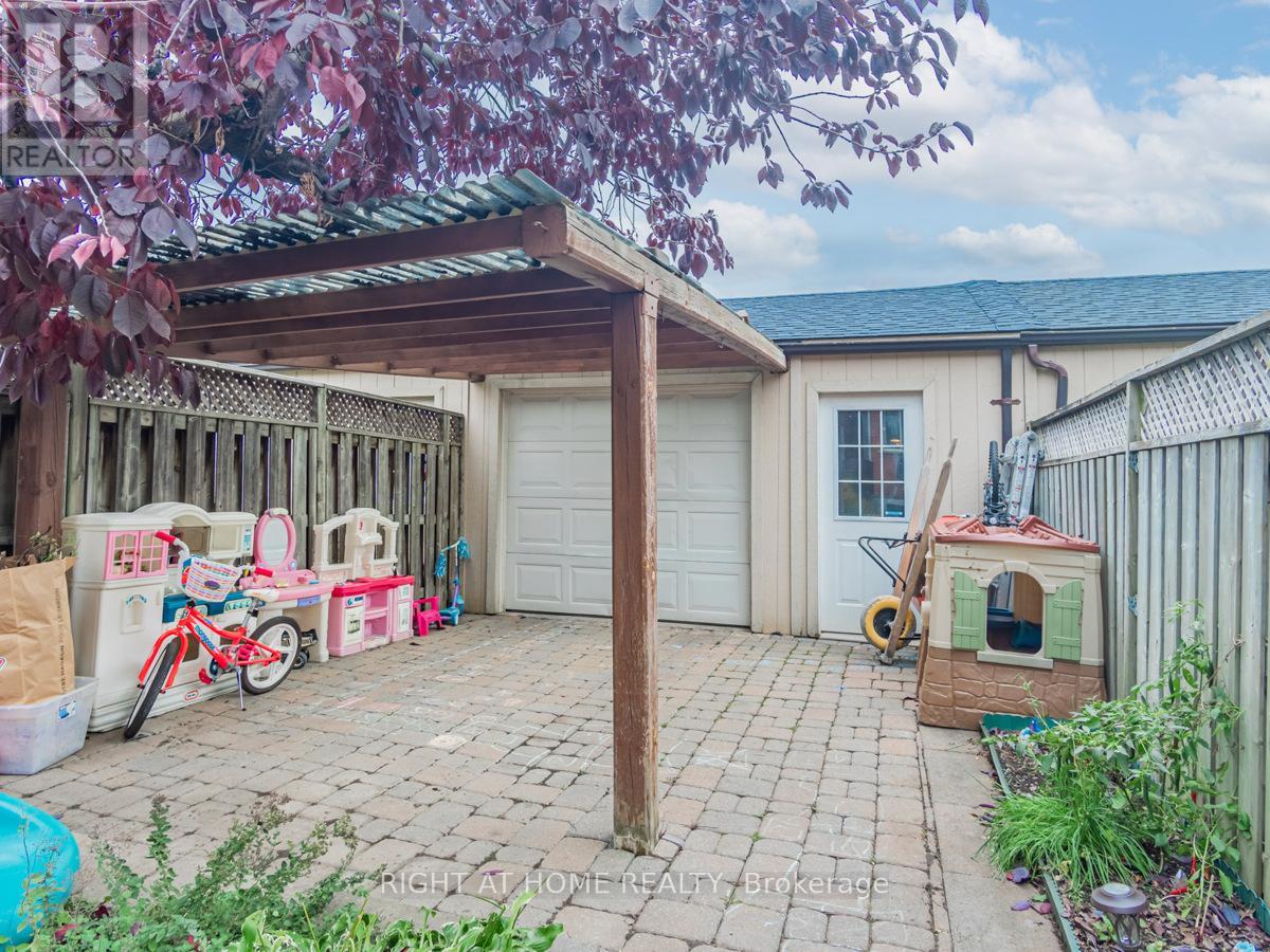 45 Rutland Street, Toronto, Ontario  M6N 5G1 - Photo 31 - W12898286