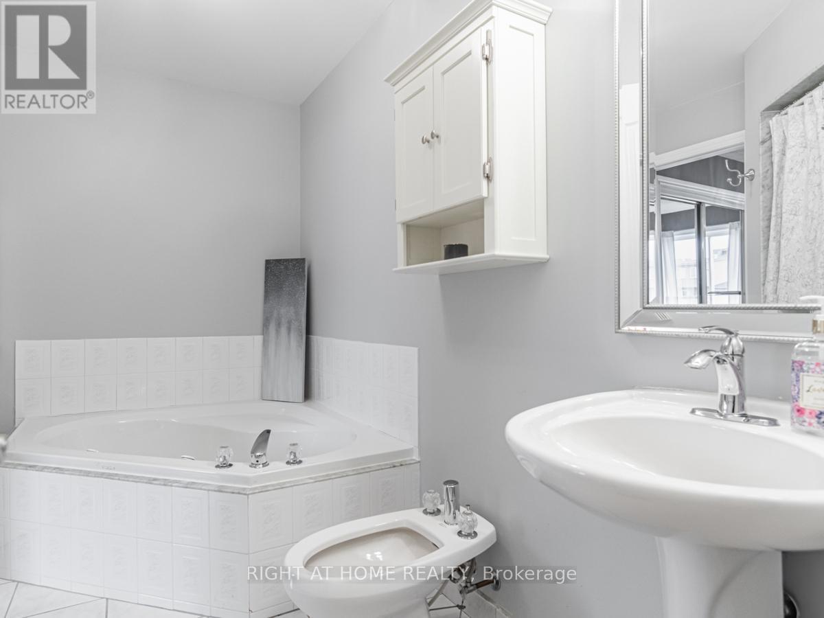 45 Rutland Street, Toronto, Ontario  M6N 5G1 - Photo 21 - W12898286