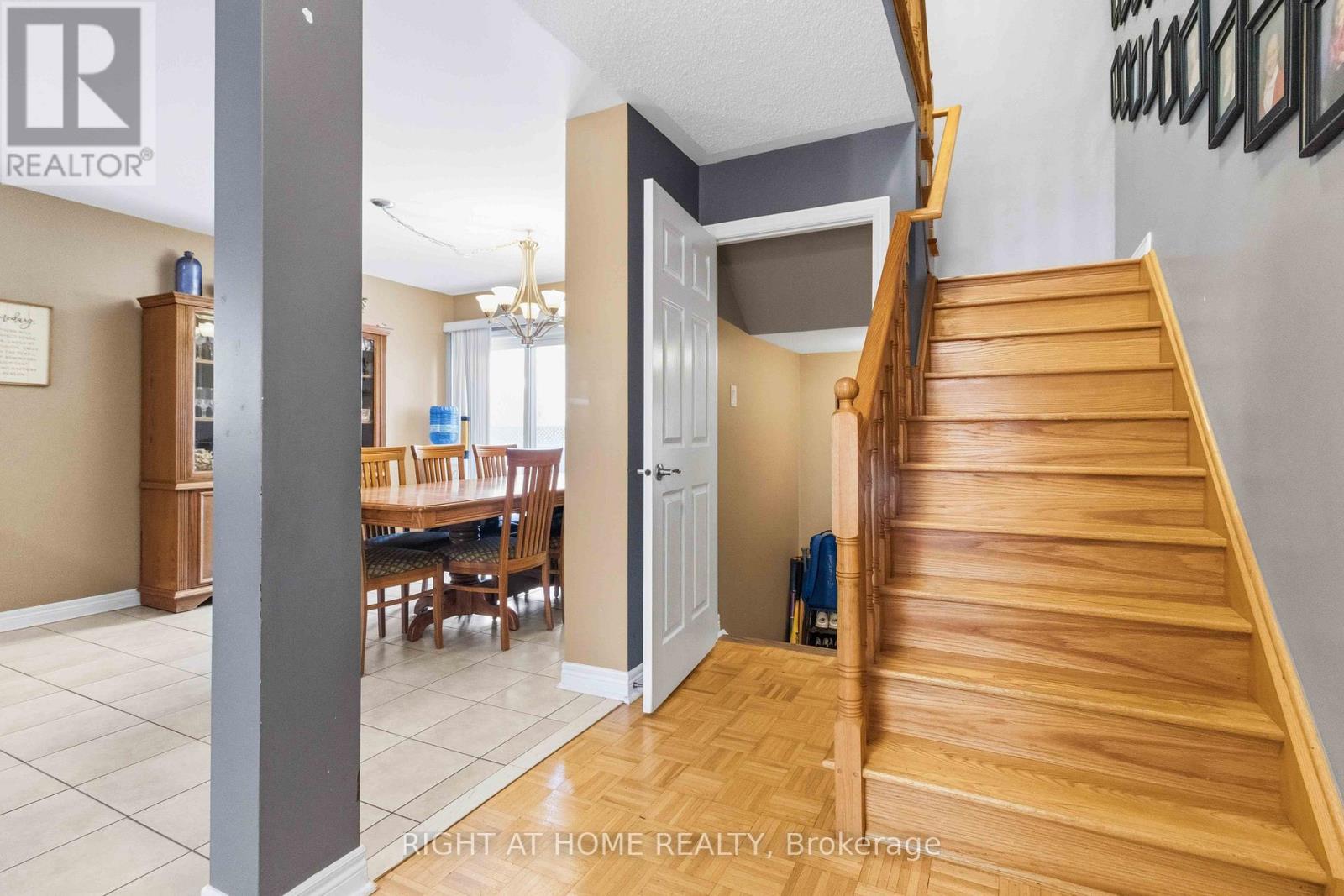 26 Courtsfield Crescent, Brampton, Ontario  L7A 2E3 - Photo 7 - W12937382