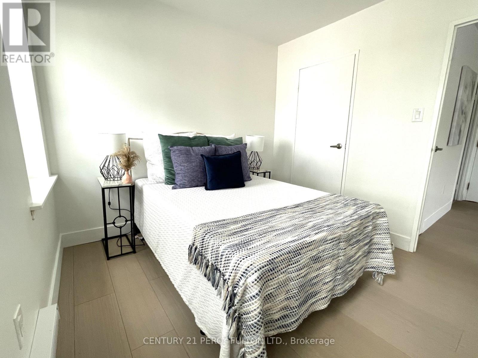 6 - 2373 Bloor Street W, Toronto, Ontario  M6S 1P6 - Photo 6 - W12626904