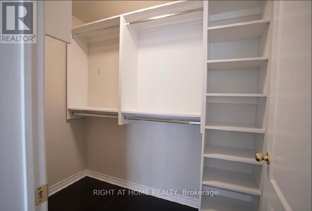 410 - 483 Faith Drive, Mississauga, Ontario  L5R 0A1 - Photo 3 - W12767394
