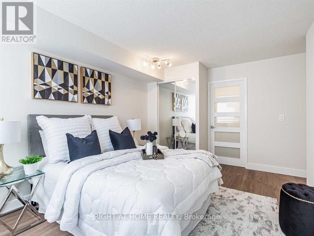 215 - 555 Wilson Hts Boulevard, Toronto, Ontario  M3H 6B5 - Photo 12 - C12884956