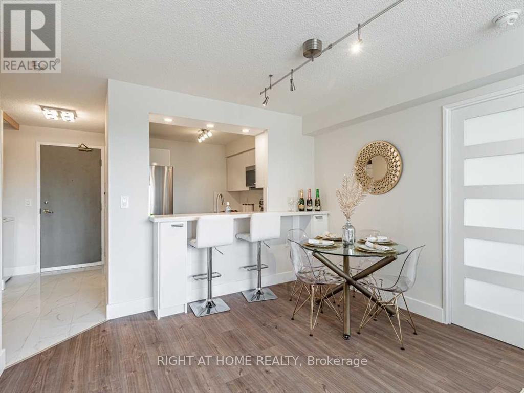 215 - 555 Wilson Hts Boulevard, Toronto, Ontario  M3H 6B5 - Photo 6 - C12884956