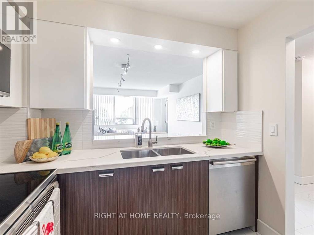 215 - 555 Wilson Hts Boulevard, Toronto, Ontario  M3H 6B5 - Photo 10 - C12884956