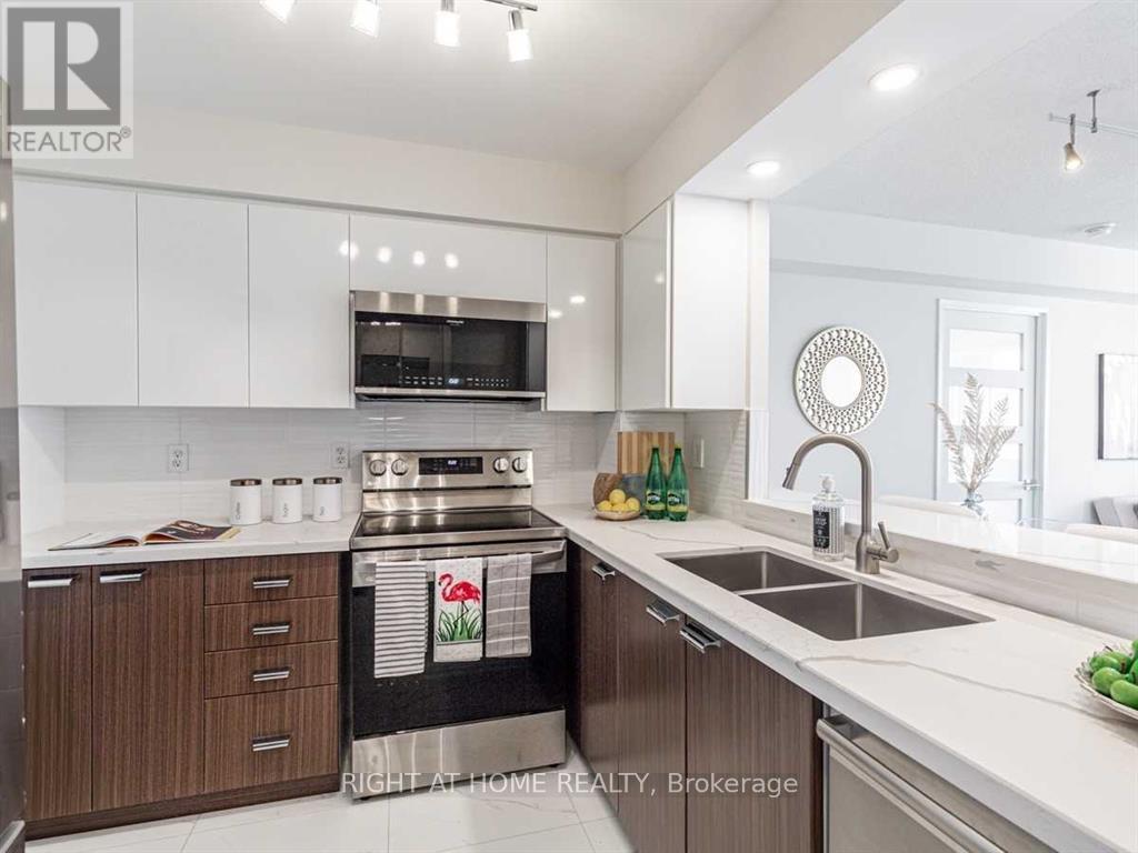 215 - 555 Wilson Hts Boulevard, Toronto, Ontario  M3H 6B5 - Photo 9 - C12884956