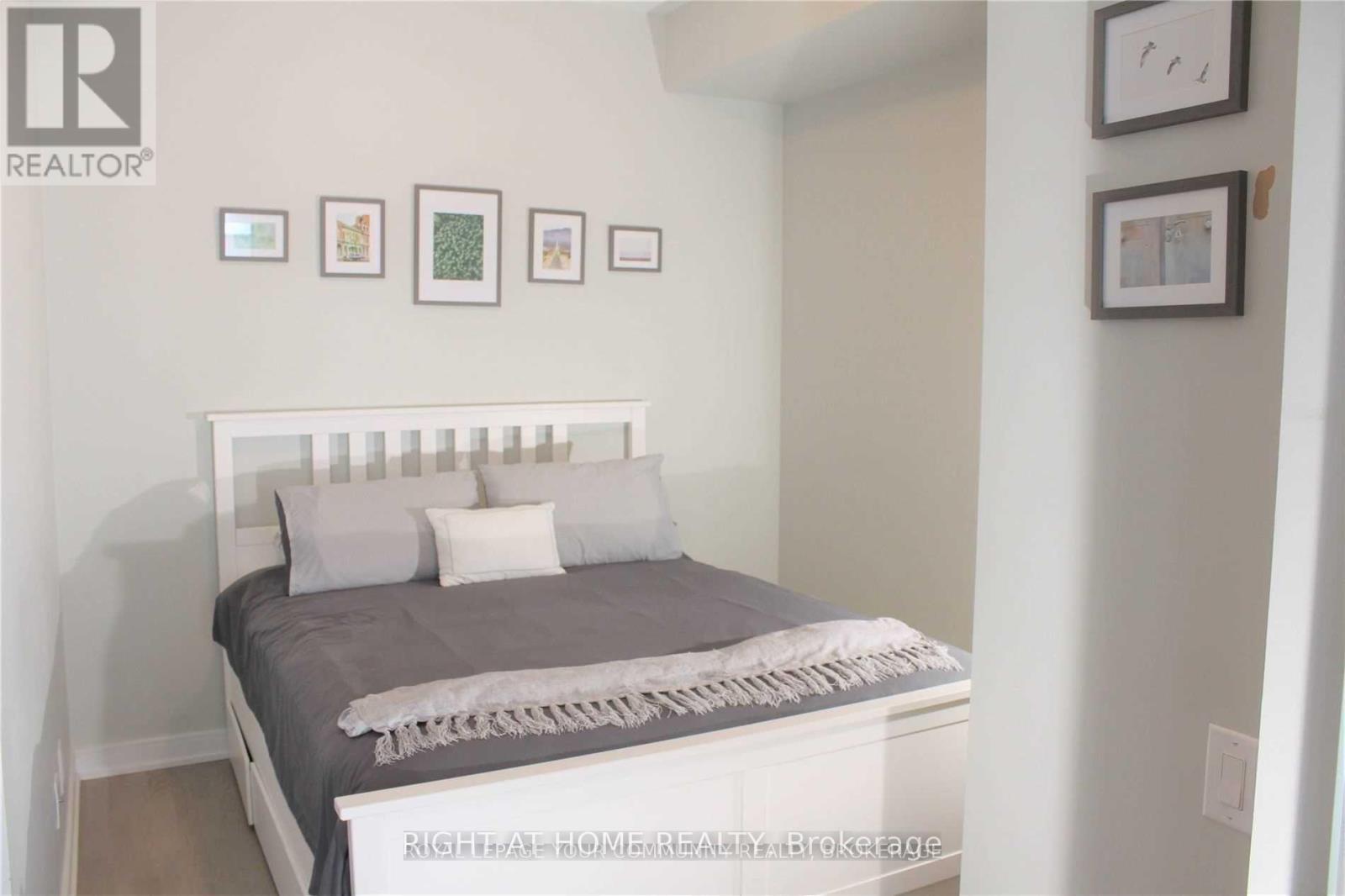 1203 - 57 St. Joseph Street, Toronto, Ontario  M5S 0C5 - Photo 12 - C13043088