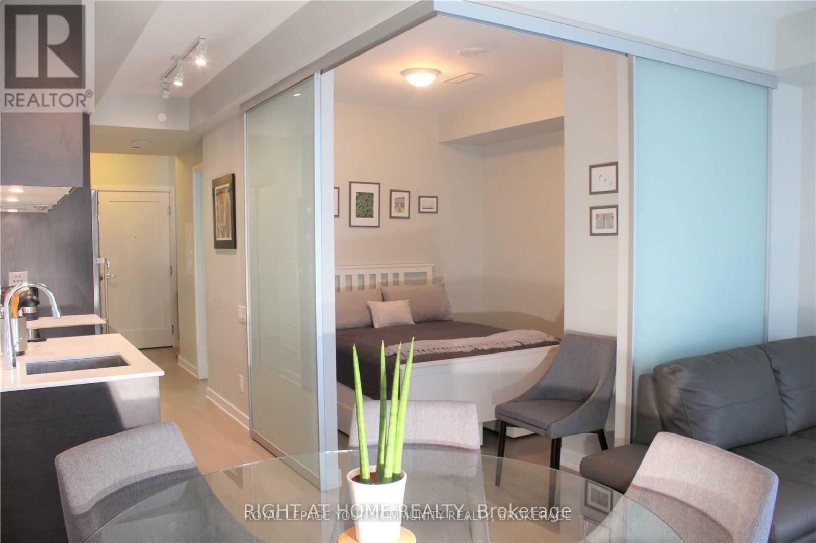 1203 - 57 St. Joseph Street, Toronto, Ontario  M5S 0C5 - Photo 11 - C13043088