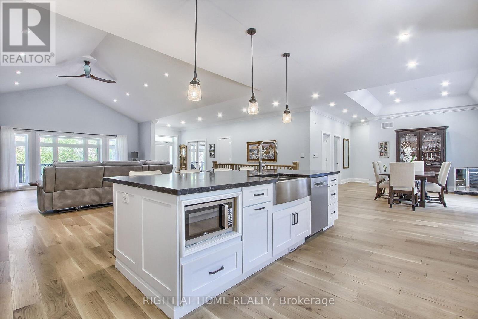 2705 14th Line, Innisfil, Ontario  L0L 1R0 - Photo 13 - N12495028