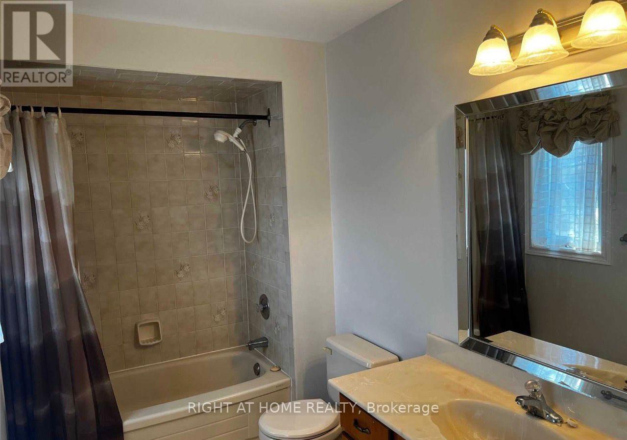 43 Doris Crescent, Newmarket, Ontario  L3Y 7V3 - Photo 13 - N12682778