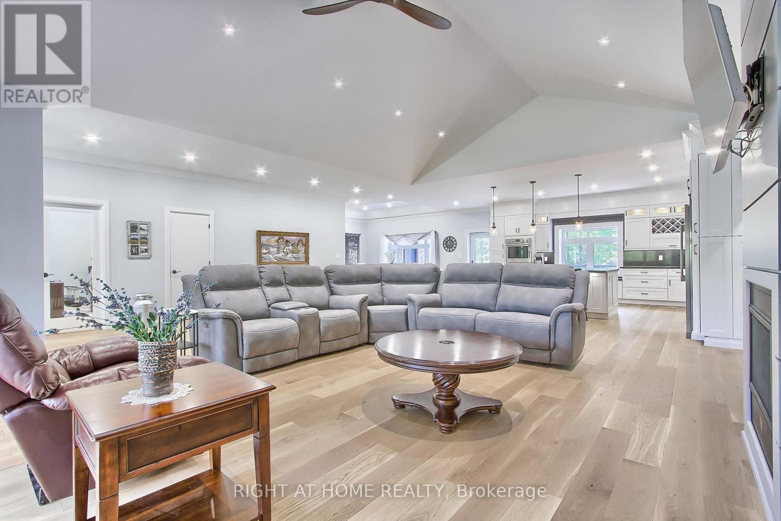 2705 14th Line, Innisfil, Ontario  L0L 1R0 - Photo 7 - N12495028