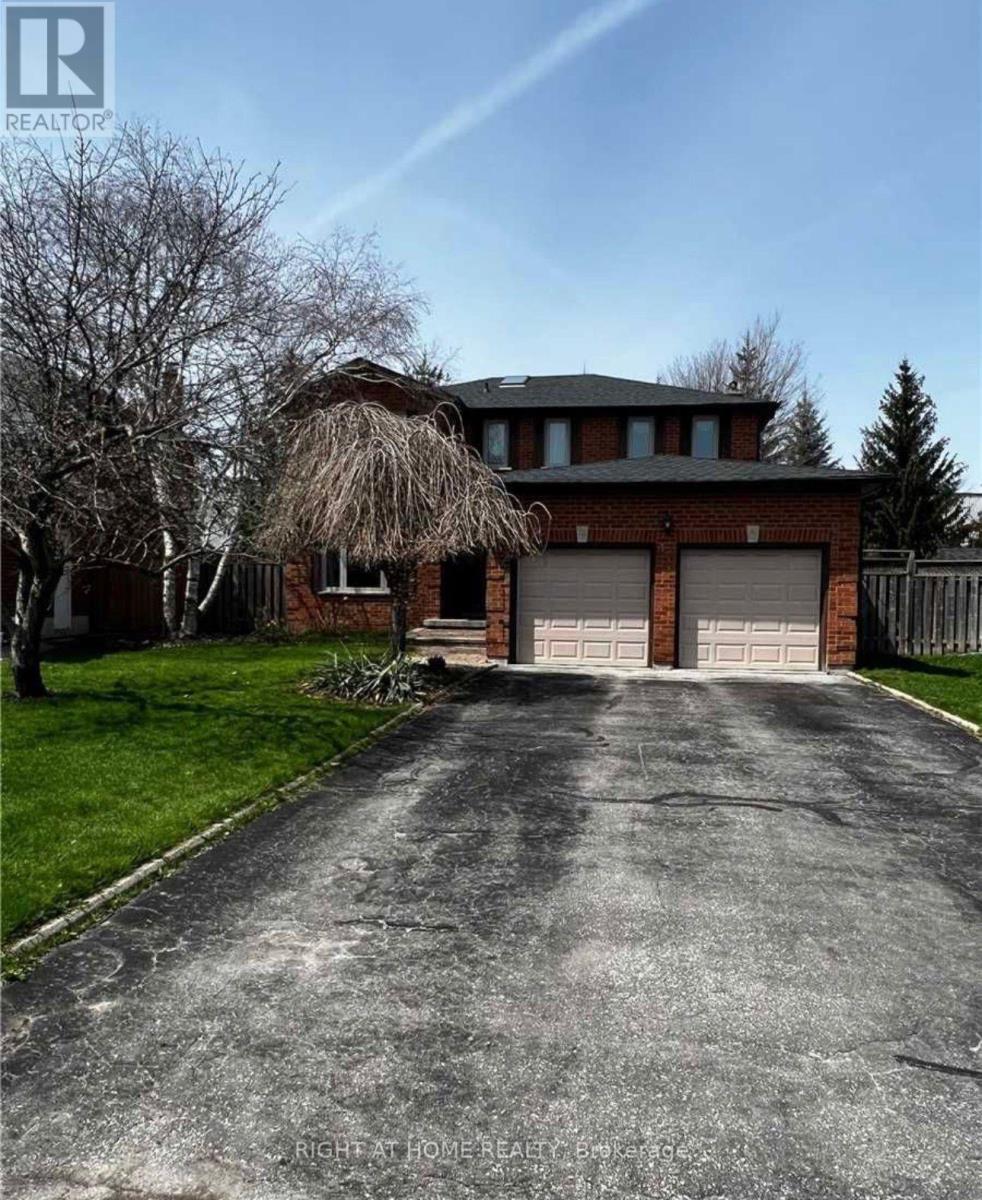 43 Doris Crescent, Newmarket, Ontario  L3Y 7V3 - Photo 2 - N12682778