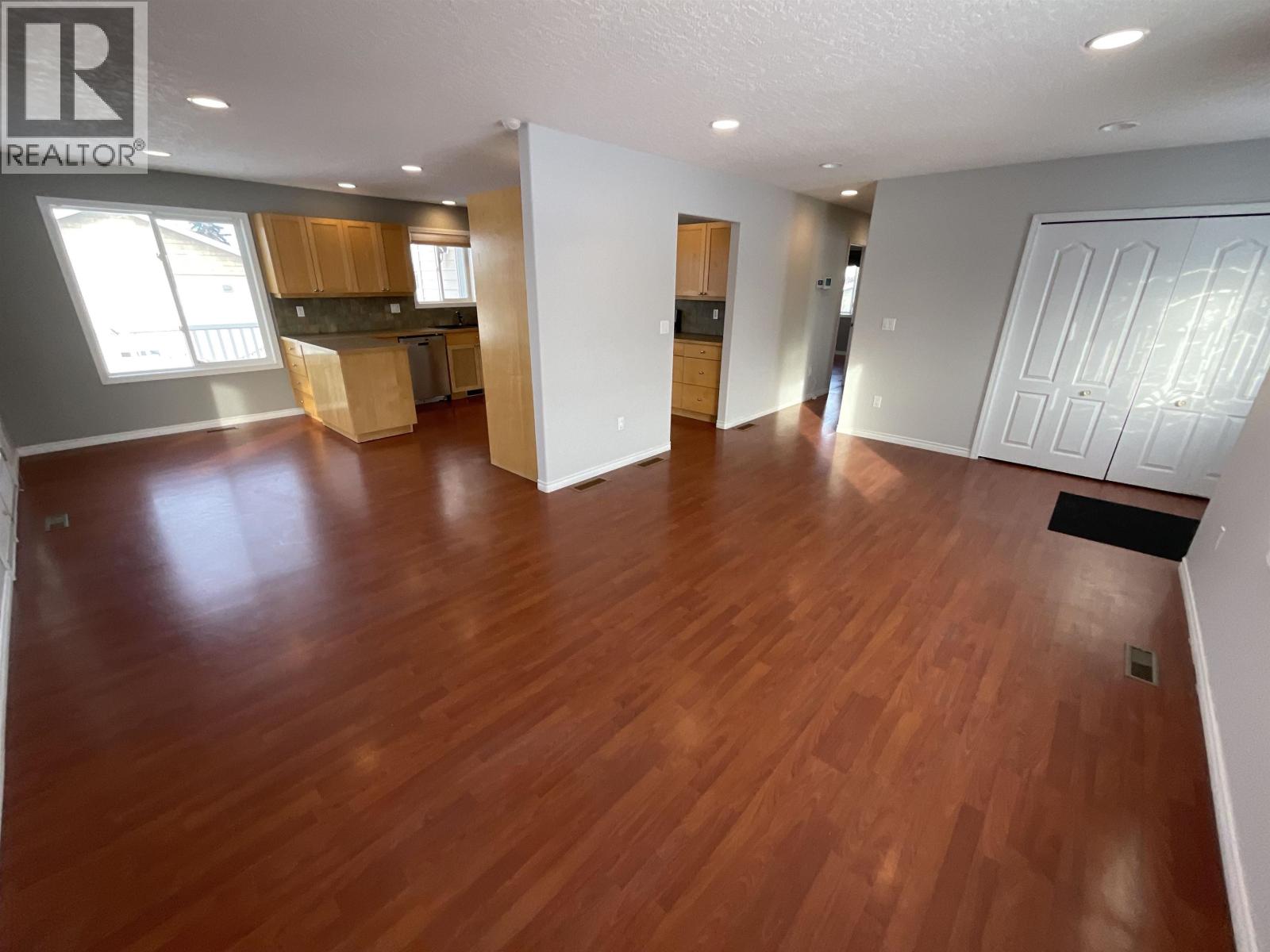 9916 111 Avenue, Fort St. John, British Columbia  V1J 2V1 - Photo 7 - R3096548